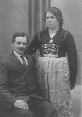 Þórarinn Jónsson (1866-1943) og kona hans Steinunn Valdimarsdóttir (1894-1969) Steinboga Gerðum Gbrs