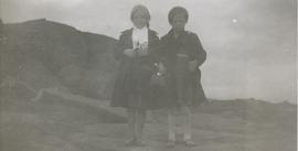 6740a-Þóra Valgerður og Ágústa Wilhelmina Randrup (1927-2013) Hafnarfirði