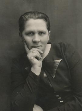 04617-Helga Jónsdóttir (1896-1969)-Öxl-(nr 4630).