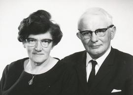 3806-Helga Einarsdóttir (1915-2001)-Kristmundur Stefánsson (1911-1987)-Jónshúsi Blönduósi og Græn...