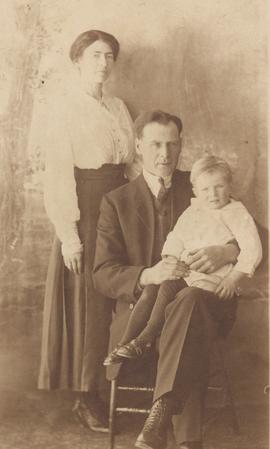 3362-Halldóra Jónsdóttir (1890) frá Brún-Geir Björnsson (1880-1958)-barn þeirra í vesturheimi