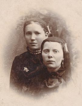 Halldóra Bjarnadóttir (1873-1981) Blö og Björg Jónsdóttir (1844-1924) Hofi Vatnsdal