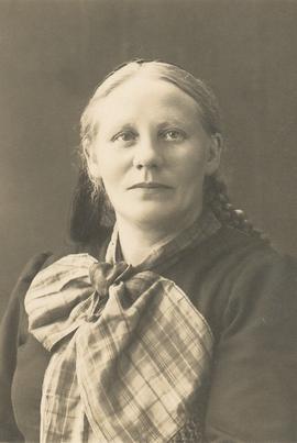 04670-Guðrún Kristmundsdóttir (1883-1947)-Smyrlabergi