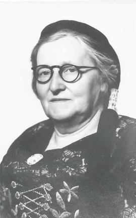 3706-Dómhildur Jóhannsdóttir (1887-1967)-Kristófershúsi-k 3696