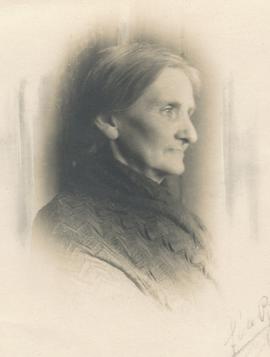 04447-Guðbjörg Kristín Árnadóttir (1855-1935) frá Sigríðarstöðum-Guðbjargarhúsi Blö-móðir Fanneyj...