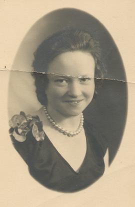 12438c-Elín Filippusdóttir (1897-1981).