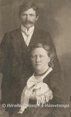 Agnar Guðmundsson (1883-1965) Hvammstanga og Sigríður Þorsteinsdóttir (1897-1934) frá Haukagili. Rvk