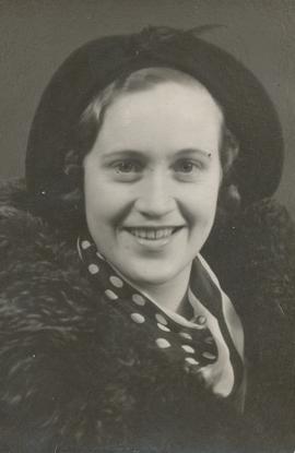 Þóra Þórðardóttir (1915-2005) Þórðarhúsi Blönduósi 1957