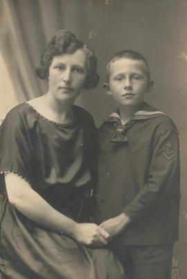 04485-Vilhelmína Sigurðardóttir Þór (1888-1966) (kona Páls Sigurðssonar)-Sigurður Pálsson (1915-1...
