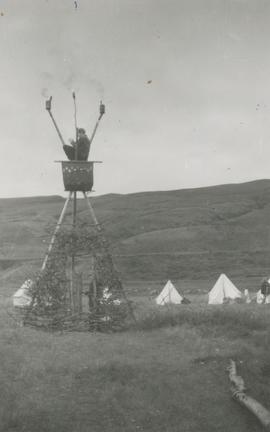 6586e-Hlið Sigurfara við tjaldbúð 1959
