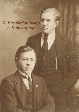 Jón Guðmundsson frá Borgarnesi ókunnur og Sigurður J Þorsteins (1901-1946) Rvk frá Eyjólfsstöðum
