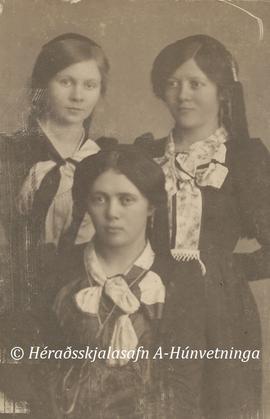 Jóhanna (1894-68) Blönduósi, Torfhildur (1897-91) Blönduósi og Svava (1891-73) Eiríksstöðum Þorst...