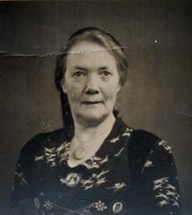 Ásrún Árnadóttir (1884-1966) Garði