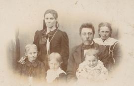 04087-Guttormur Stefáns (1866-24)-Arndís Guðmundsd (1873-50)-Sigurður (1901)-Anna Þórunn (1907-81...