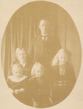 04572-Margrét Kristjánsdóttir (1888-1964)-Þorsteinn Bjarnason (1875-1937) kaupmaður--Auðunn (1917...