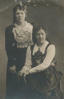 Aðalheiður Hallgrímsdóttir (1892-1976) og Theodóra Hallgrímsdóttir (1895-1992) Hvammi Vatnsdal