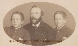 Guðmundur Björnsson (1852-1928) og synir hans, Björn (1884-1905) og Páll (1885-1979) Böðvarshólum