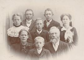 04062-Guðmundur Björnsson (1852-1928)-Sigurbjörg Pálsdóttir (1856-1920)-Soffía (1895)-Halldór (18...