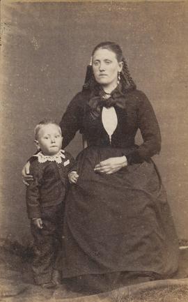 Valgerður Guðmundsdóttir (1866-1949) Hvammi Langadal og Halldór sonur hennar