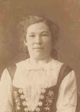 Guðrún Jónsdóttir (1882-1967) Ytra-Vatni, frá Umsvölum -systir 2389