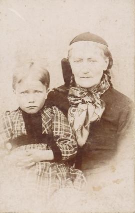 Jóhanna Jóhannesdóttir (1831-1912) Huppahlíð og Ingibjörg Jónsdóttir (1891-1974) Reynhólum