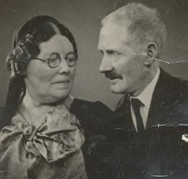 Katrín Grímsdóttir (1875-1956)-Gísli Jónsson (1877 og 1959) Saurbæ í Vatnsdal