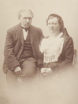 Jón Jónsson (1868-1942)-héraðslæknir Blönduósi og Kristjana Sigríður Arnljótsdóttir (1879-1965).