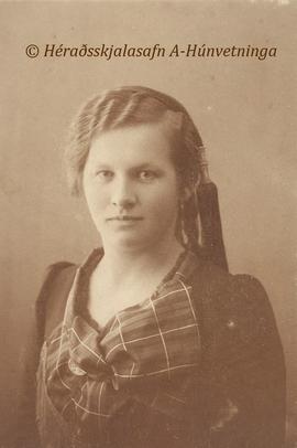 Björg Sveinsdóttir (1897-1990) Skógum Flókadal-Mjóadal 1901
