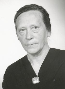 3980-Ingibjörg Ólafsdóttir (1902-1991)-Króksseli-móðir 3979