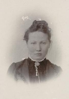 1237-(Guðrún) Halldóra Sigurðardóttir (1862-1913) vk Reykjum 1880-flutti vestur en kom aftur dó í...