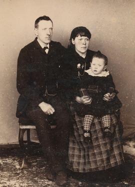 04047-Erlendur Guðmundsson (1863-1949)-kona og barn-frá Mörk