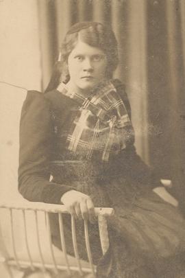 2905-Júnía Þuríður Helgadóttir (1893-1961) Höllustöðum