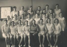 Hallgrímur Eðvarðsson 3. frá vinstri í 2. röð Björn Jakobsson (1886-1961) íþróttakennari sitjandi...