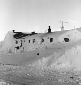 Ytri-Hóll í febr 1974