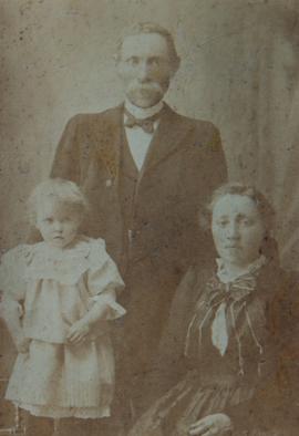 2940-Magnús Sigfúss (1871-20)-Guðrún Helga Þorfinnsdr (1881-66) Brandsstöðum 1920-Sóley Klara Þor...