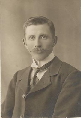 3490-Jakob Guðmundsson (1880-1915)-Hnausum-frá Holti