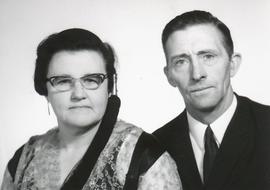3858-Guðrún J Jónsdóttir (1916)-Sigurður S Magnússon (1915-2000)-Hnjúki