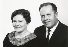 3810-Ingibjörg Eysteinsdóttir (1927) systir Erlends 3811-Jóhann E Jónsson (1921-2004)-Beinakeldu