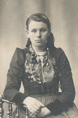 Anna Jónsdóttir (1891-1995) (22 ára) Höskuldsstöðum Reykjadal S-Þing