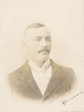 04460-Guðmundur Bjarnason (1871-1930)-frá Þórormstungu-bjó í Chicago Ameríku-bróðir 4461-sammæðra