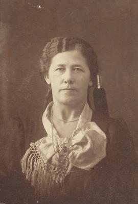 3563-Sigurbjörg Sigurðardóttir (Begga) (1880) vk Sýslumannshúsi Blönduósi