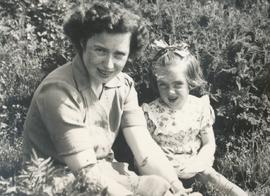 Guðfinna Einarsdóttir (Stella) (1921-2014) - Þórey Sigríður Jónsdóttir (1945)